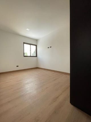 Moderna Casa en Venta | Zona 15, Colonia la Isla — Casa en Venta en El Maestro II, Zona 15, Guatemala, Ciudad — miniatura 11 de 17