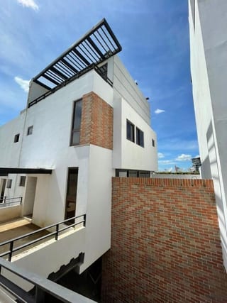 Moderna Casa en Venta | Zona 15, Colonia la Isla — Casa en Venta en El Maestro II, Zona 15, Guatemala, Ciudad — miniatura 5 de 17