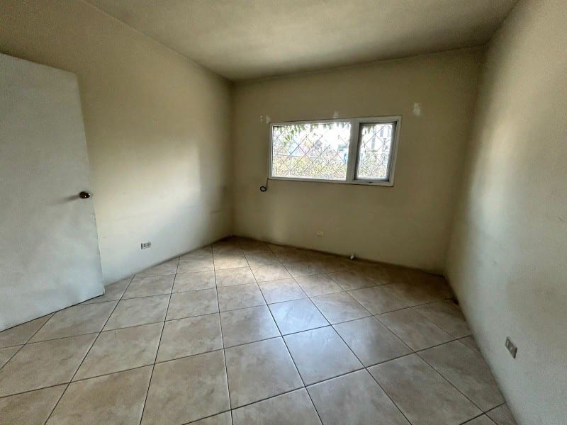 Casa en renta para vivienda u oficina zona 10 — Casa en Alquiler en Zona 10, Guatemala, Ciudad — foto 4 de 17