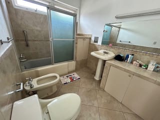 Casa en renta para vivienda u oficina zona 10 — Casa en Alquiler en Zona 10, Guatemala, Ciudad — miniatura 15 de 17