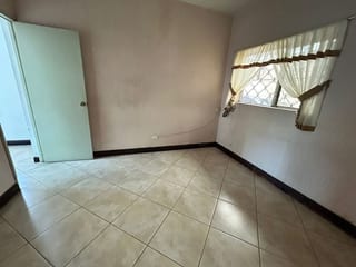 Casa en renta para vivienda u oficina zona 10 — Casa en Alquiler en Zona 10, Guatemala, Ciudad — miniatura 3 de 17
