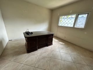 Casa en renta para vivienda u oficina zona 10 — Casa en Alquiler en Zona 10, Guatemala, Ciudad — miniatura 12 de 17