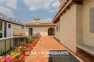 Casa en Condado El Obispo, Antigua Guatemala — Casa en Venta en Antigua, Sacatepéquez — miniatura 2 de 12