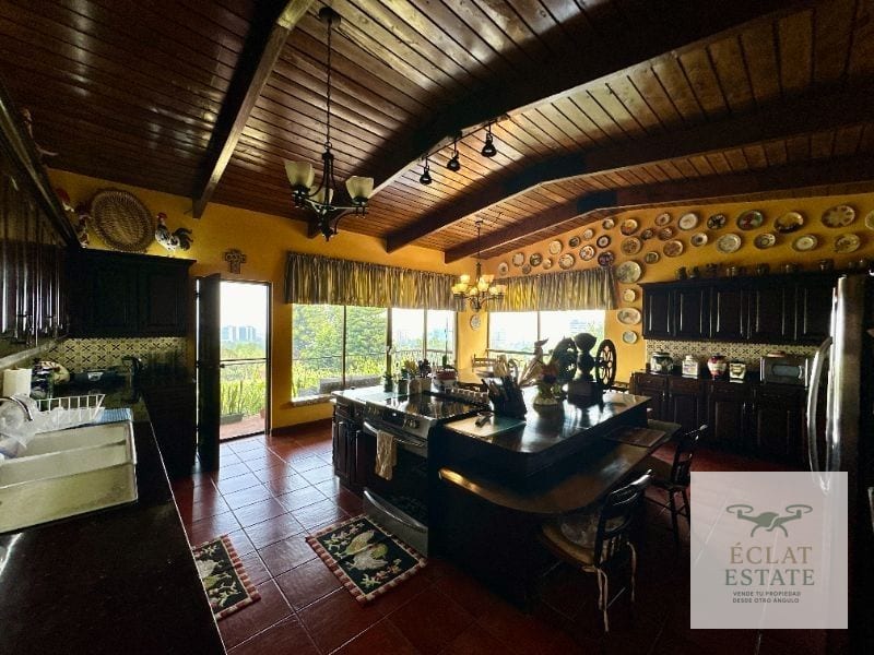 Excepcional Casa Residencial En Renta En San Rafael 1, Km 9 CAES: Grandiosidad y Elegancia en 1,025 m² — Casa en Alquiler en San Rafael, Carretera a El Salvador, Guatemala, Ciudad — foto 6 de 17