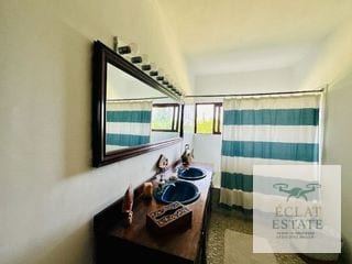 Excepcional Casa Residencial En Renta En San Rafael 1, Km 9 CAES: Grandiosidad y Elegancia en 1,025 m² — Casa en Alquiler en San Rafael, Carretera a El Salvador, Guatemala, Ciudad — miniatura 14 de 17