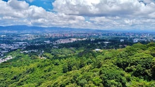 Casa en venta en condominio por Bellas Luces, rodeada de naturaleza. — Casa en Venta en Santa Catarina Pinula, Guatemala, Ciudad — miniatura 7 de 8