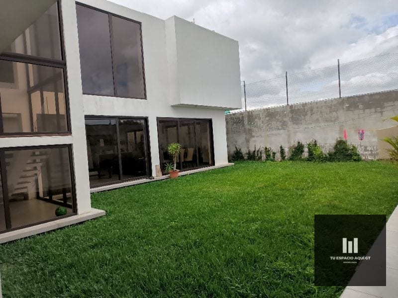 Casa Grande en Venta Zona 16 — Casa en Venta en Hacienda Real, Zona 16, Guatemala, Ciudad — foto 3 de 17