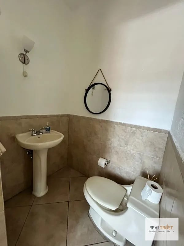 Casa en Renta Zona 10 Fuera de Garita — Casa en Alquiler en Zona 10, Guatemala, Ciudad — foto 6 de 13