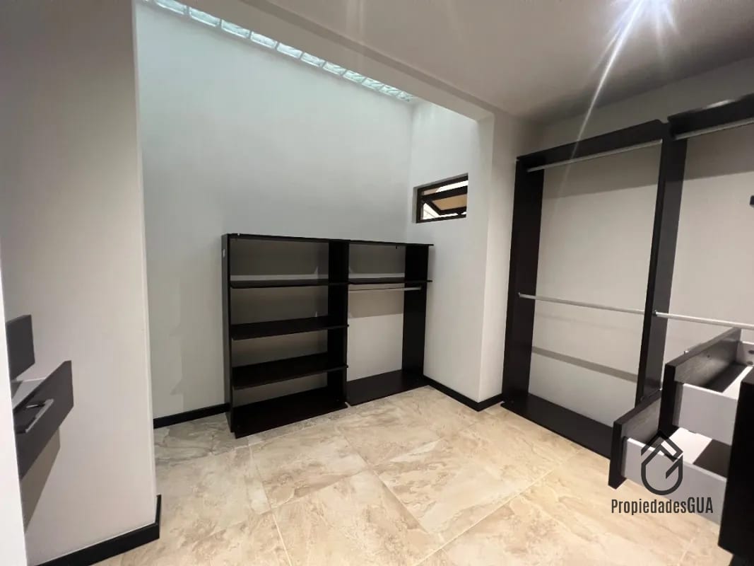 Casa con vista espectacular dentro de condominio en venta — Casa en Venta en Santa Catarina Pinula, Guatemala, Ciudad — foto 10 de 17