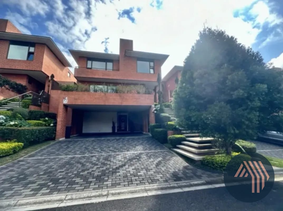 Venta de Hermosa Casa - Res. Concepción, KM 15 CES — Casa en Venta en Condominio Dalias-Residencias Concepción., Carretera a El Salvador, Guatemala, Ciudad — foto 1 de 12