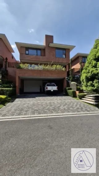Bella Residencia en Venta Carr. Salvador km 15 Residencias Concepción km 15.5 — Casa en Venta en Carretera a El Salvador, Guatemala, Ciudad — miniatura 1 de 10