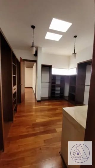 Zona 16 Las Cumbres Bella Residencia en Venta con ganas de hacer negocio. — Casa en Venta en Las Cumbres, Zona 16, Guatemala, Ciudad — miniatura 9 de 11