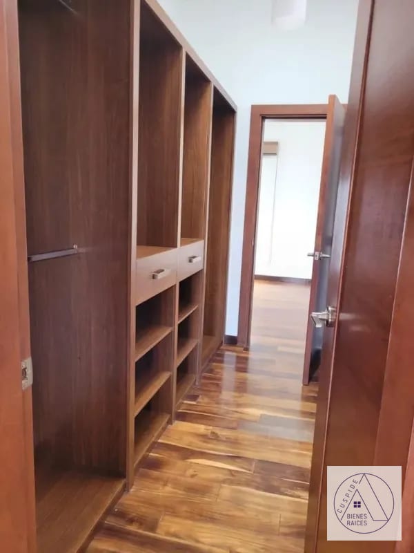 Zona 16 Las Cumbres Bella Residencia en Venta con ganas de hacer negocio. — Casa en Venta en Las Cumbres, Zona 16, Guatemala, Ciudad — foto 7 de 11