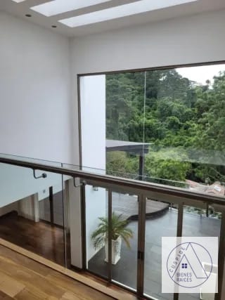 Zona 16 Las Cumbres Bella Residencia en Venta con ganas de hacer negocio. — Casa en Venta en Las Cumbres, Zona 16, Guatemala, Ciudad — miniatura 4 de 11