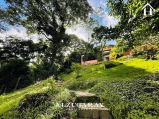Casa Amueblada con Jardines - 4 Hab. / Cond. el Encinal, Mixco — Casa en Venta en Zona 7 Mixco, Guatemala, Ciudad — miniatura 2 de 15