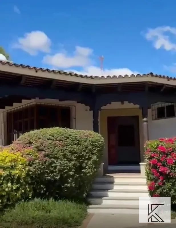 Hermosa Mansion en ALQUILER en Las Maravillas , Km 28 CAES — Casa en Alquiler en Carretera a El Salvador, Guatemala, Ciudad — foto 1 de 17