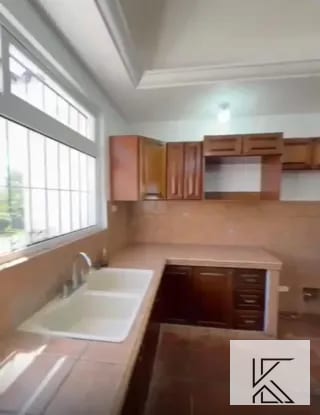 Hermosa Mansion en ALQUILER en Las Maravillas , Km 28 CAES — Casa en Alquiler en Carretera a El Salvador, Guatemala, Ciudad — miniatura 8 de 17