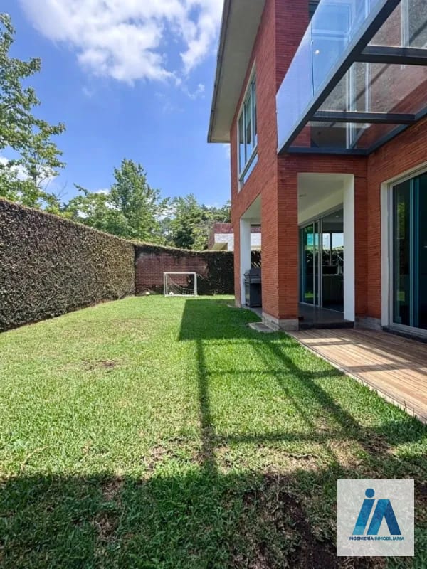 ESPECTACULAR CASA - Las Luces km 12.5 CAES en Venta — Casa en Venta en Las Luces, Carretera a El Salvador, Guatemala, Ciudad — foto 17 de 17
