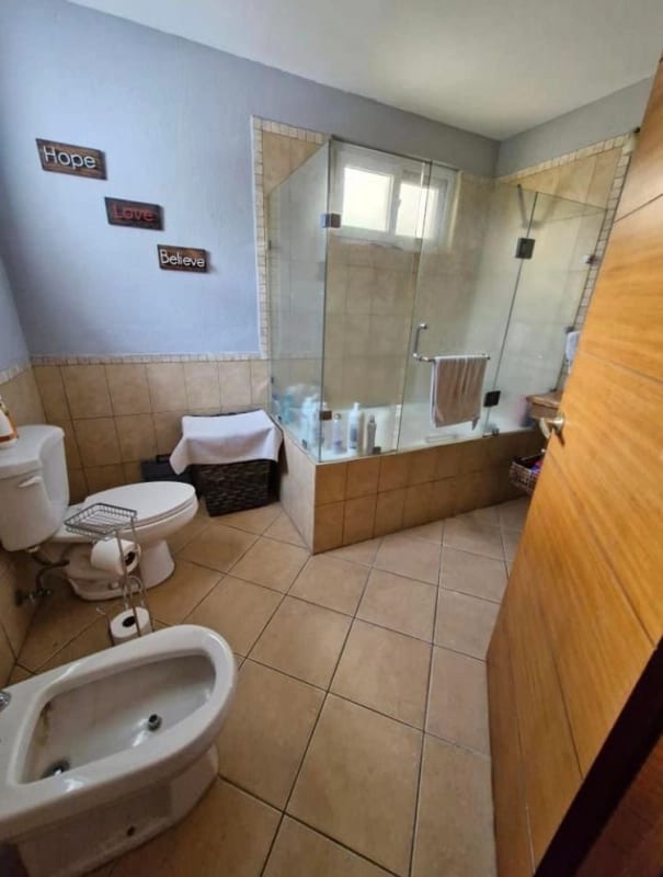 Casa en renta y venta Kanajuyu zona 16 (fuera de garita) — Casa en Alquiler en Zona 16, Guatemala, Ciudad — foto 9 de 12