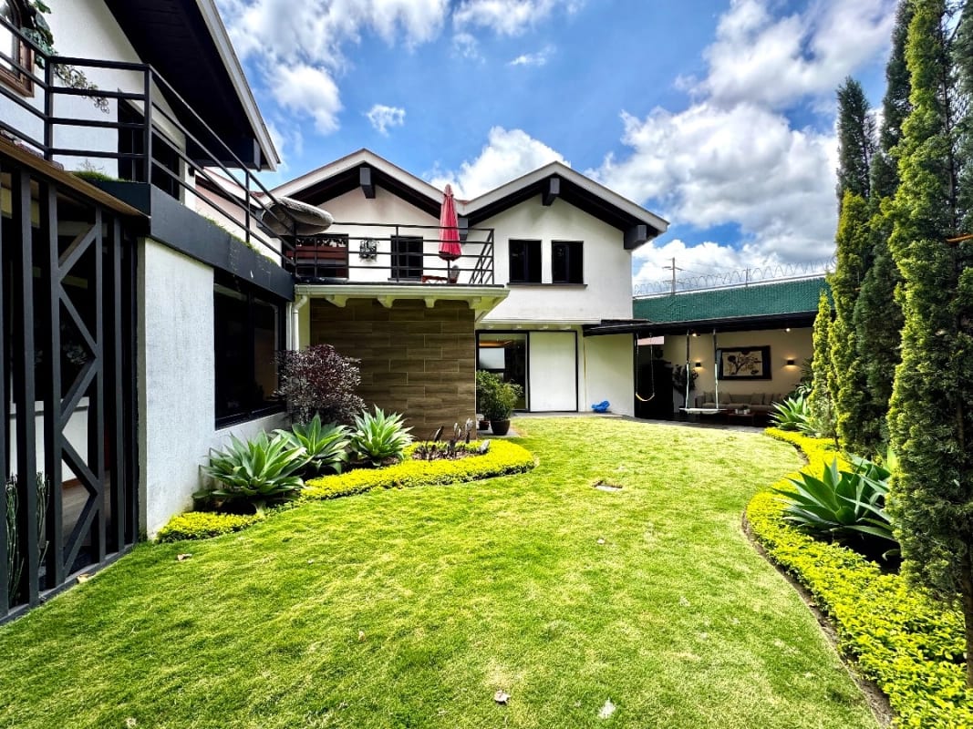 Casa exclusiva en alquiler en zona 10 – Ideal para embajada, family office u oficina privada de alto nivel — Casa en Alquiler en Zona 10, Guatemala, Ciudad — foto 13 de 16