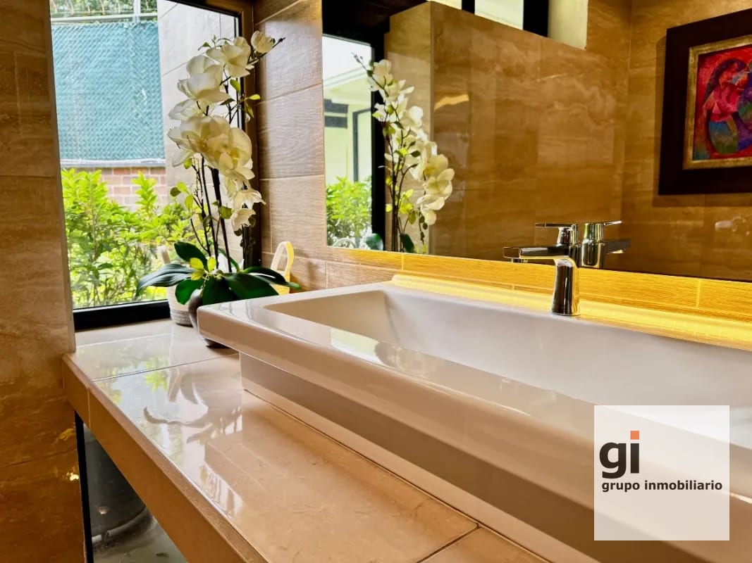 Casa exclusiva en alquiler en zona 10 – Ideal para embajada, family office u oficina privada de alto nivel — Casa en Alquiler en Zona 10, Guatemala, Ciudad — foto 10 de 16