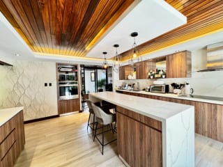 Casa exclusiva en alquiler en zona 10 – Ideal para embajada, family office u oficina privada de alto nivel — Casa en Alquiler en Zona 10, Guatemala, Ciudad — miniatura 7 de 16