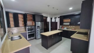 *Vendo Hermosa Casa en Exclusiva Area de Carretera a El Salvador, Residencias Concepción, cluster Camelias* — Casa en Venta en Bromelias Concepcion, Carretera a El Salvador, Guatemala, Ciudad — miniatura 13 de 17