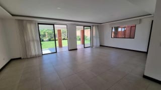 *Vendo Hermosa Casa en Exclusiva Area de Carretera a El Salvador, Residencias Concepción, cluster Camelias* — Casa en Venta en Bromelias Concepcion, Carretera a El Salvador, Guatemala, Ciudad — miniatura 2 de 17