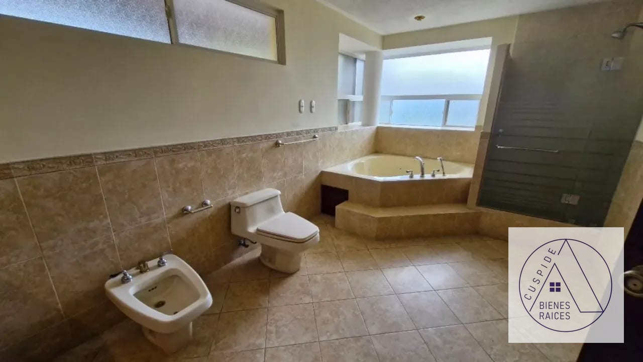 Carr. Salvador Parajes de Muxbal se vende casa amplia y de lujo — Casa en Venta en Carretera a El Salvador, Guatemala, Ciudad — foto 2 de 14