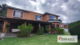 Amplia, moderna y nitida casa en venta en Muxbal — Casa en Venta en Muxbal, Guatemala, Ciudad — miniatura 1 de 17