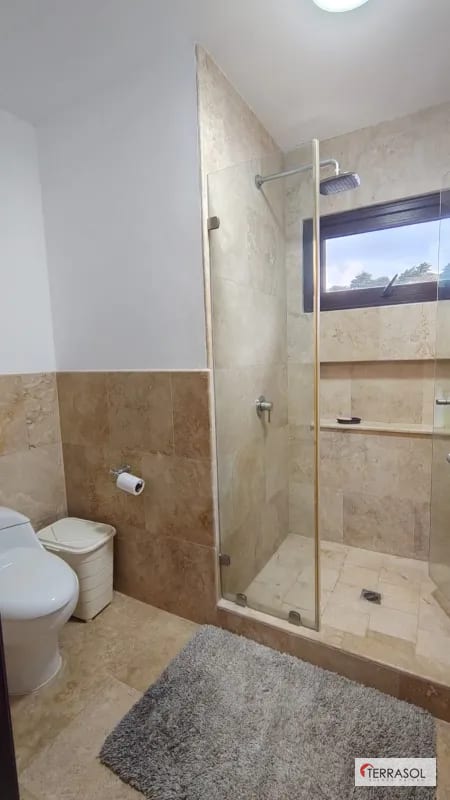 Amplia, moderna y nitida casa en venta en Muxbal — Casa en Venta en Muxbal, Guatemala, Ciudad — foto 11 de 17