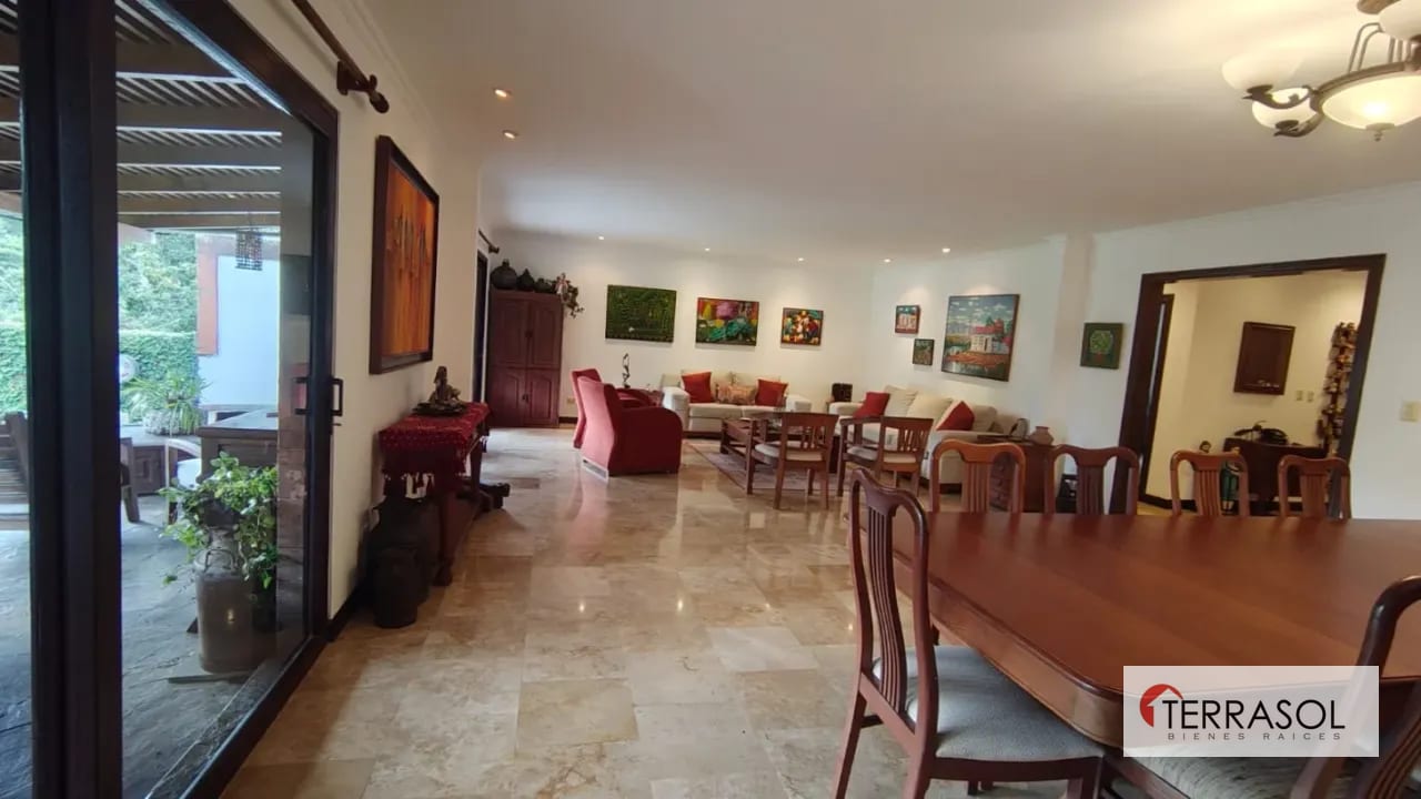 Amplia, moderna y nitida casa en venta en Muxbal — Casa en Venta en Muxbal, Guatemala, Ciudad — foto 5 de 17