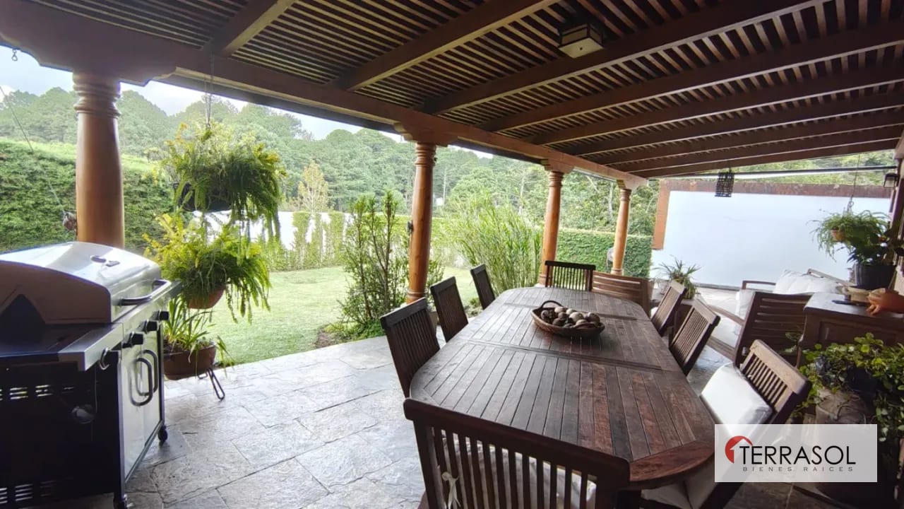 Amplia, moderna y nitida casa en venta en Muxbal — Casa en Venta en Muxbal, Guatemala, Ciudad — foto 3 de 17
