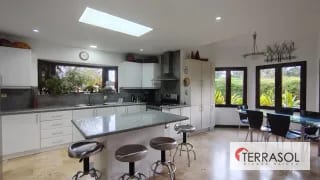 Amplia, moderna y nitida casa en venta en Muxbal — Casa en Venta en Muxbal, Guatemala, Ciudad — miniatura 2 de 17