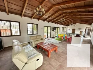 Residencia con potencial para Airbnb en Antigua Guatemala — Casa en Venta en Jocotenango, Sacatepéquez — miniatura 5 de 12