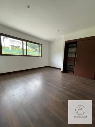 Linda casa con Jardín en venta — Casa en Venta en Santa Catarina Pinula, Guatemala, Ciudad — miniatura 1 de 17