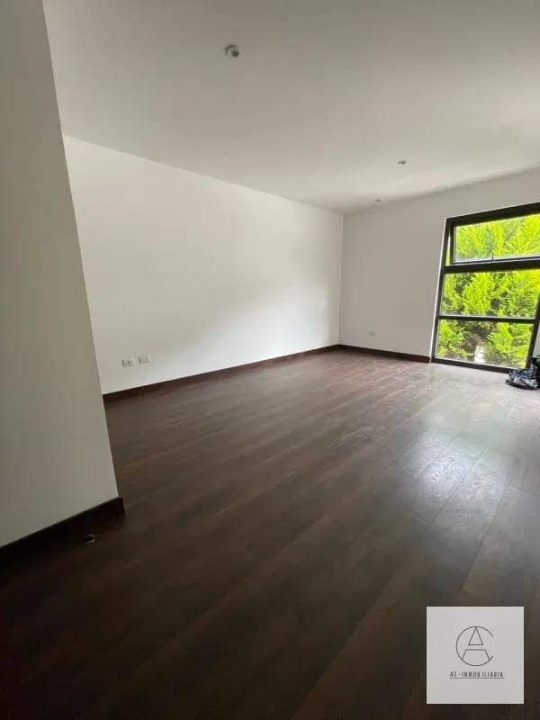 Linda casa con Jardín en venta — Casa en Venta en Santa Catarina Pinula, Guatemala, Ciudad — foto 15 de 17