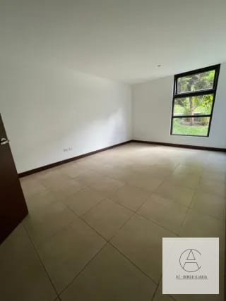 Linda casa con Jardín en venta — Casa en Venta en Santa Catarina Pinula, Guatemala, Ciudad — miniatura 13 de 17