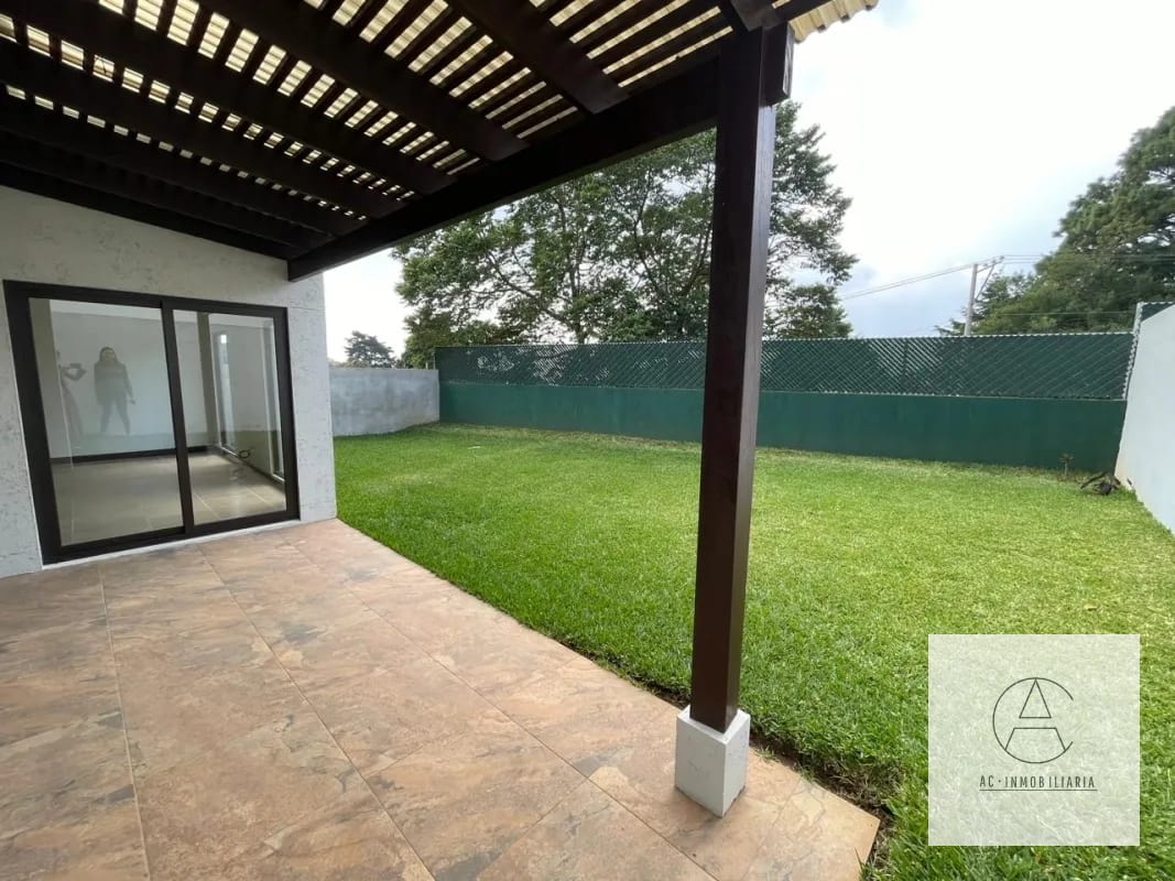 Linda casa con Jardín en venta — Casa en Venta en Santa Catarina Pinula, Guatemala, Ciudad — foto 9 de 17