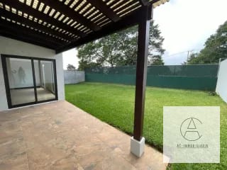 Linda casa con Jardín en venta — Casa en Venta en Santa Catarina Pinula, Guatemala, Ciudad — miniatura 9 de 17