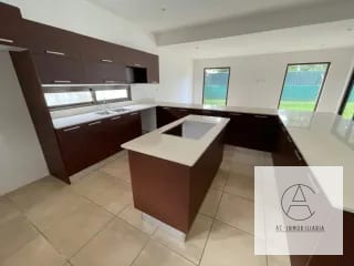 Linda casa con Jardín en venta — Casa en Venta en Santa Catarina Pinula, Guatemala, Ciudad — miniatura 6 de 17