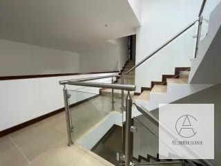 Linda casa con Jardín en venta — Casa en Venta en Santa Catarina Pinula, Guatemala, Ciudad — miniatura 2 de 17