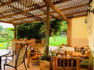 🏠Se vende casa de un nivel con hermoso jardín, en Casa y Campo, Carretera a El Salvador — Casa en Venta en Carretera a El Salvador, Guatemala, Ciudad — miniatura 10 de 17