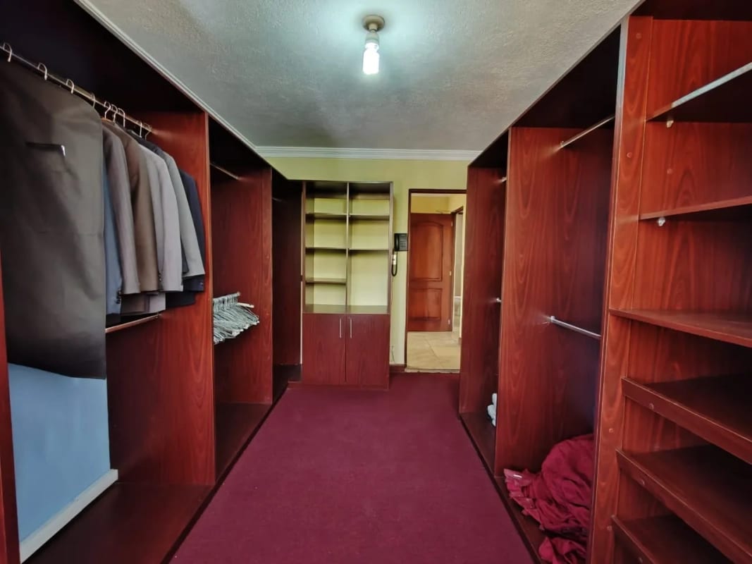Casa en VENTA CONDOMINIO PANORAMA San Cristóbal ideal para fundación u oficinas — Casa en Venta en Zona 8 Mixco, Guatemala, Ciudad — foto 14 de 16