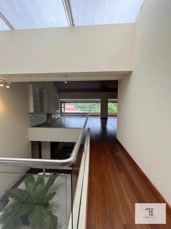 Venta Casa amplia en La Montaña zona 16 — Casa en Venta en La Montaña, Zona 16, Guatemala, Ciudad — foto 1 de 9