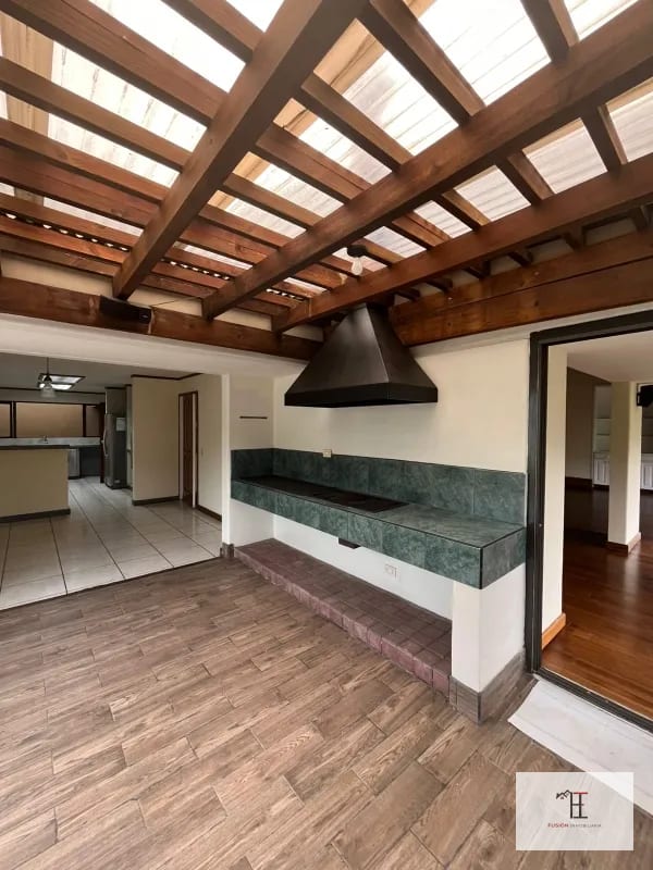Venta Casa amplia en La Montaña zona 16 — Casa en Venta en La Montaña, Zona 16, Guatemala, Ciudad — foto 7 de 9