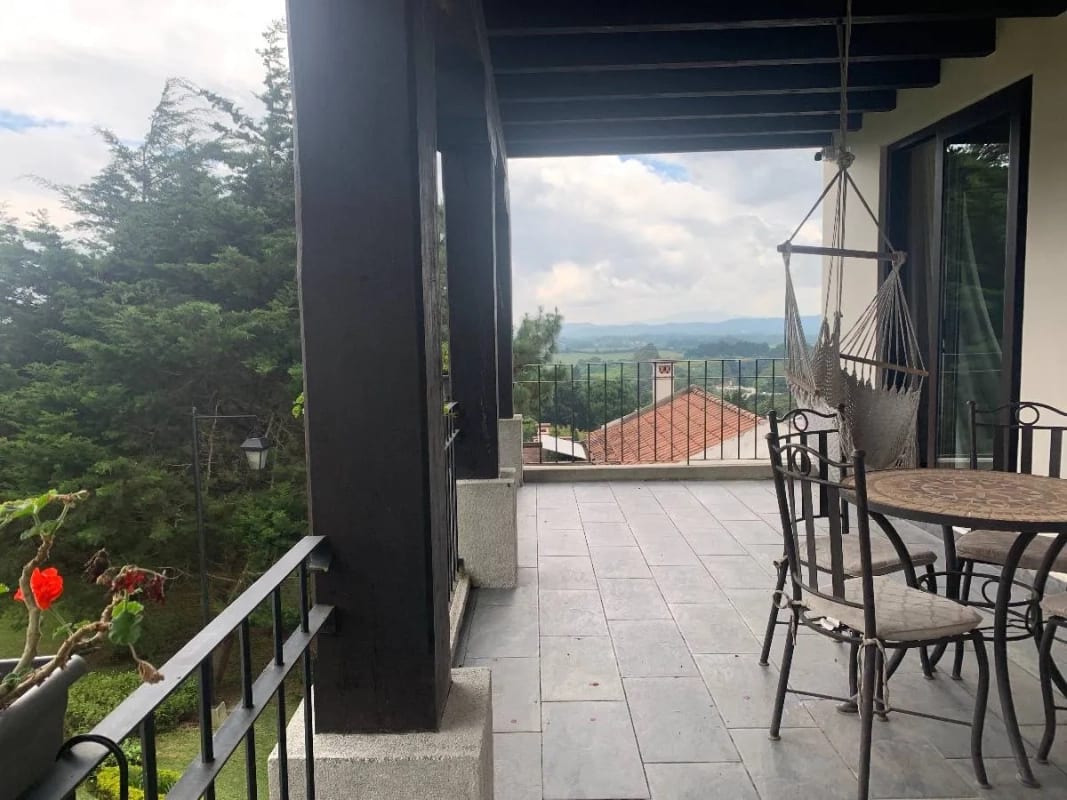 Hermosa casa en Lazos de Fraijanes — Casa en Venta en Lazos de Fraijanes, Carretera a El Salvador, Guatemala, Ciudad — foto 3 de 12