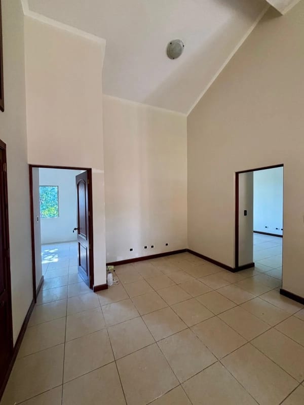 Venta de Casa -Villas de Jacarandas de Cayalà, Zona 16- — Casa en Venta en Jacarandas de Cayalá, Zona 16, Guatemala, Ciudad — foto 5 de 15