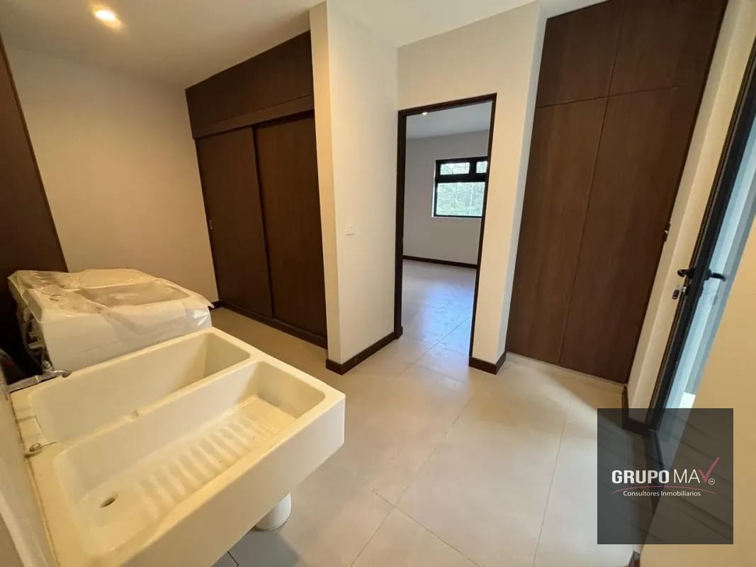 Casa Residenciales La Cruz, Santa Catarina Pínula — Casa en Alquiler en Santa Catarina Pinula, Carretera a El Salvador, Guatemala, Ciudad — foto 4 de 14