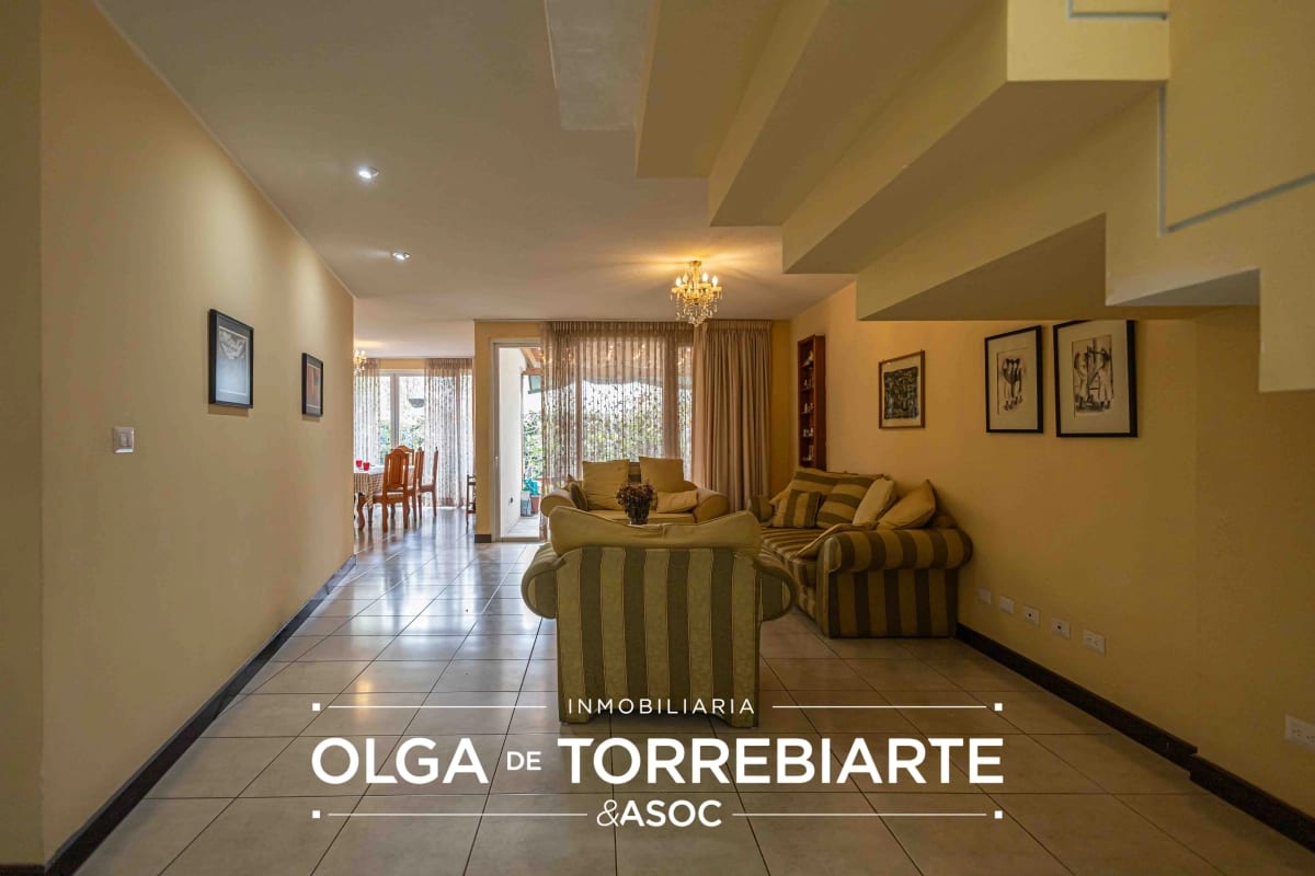 Casa en Campos de San Isidro, Zona 16 — Casa en Venta en Campos de San Isidro II, Zona 16, Guatemala, Ciudad — foto 13 de 17